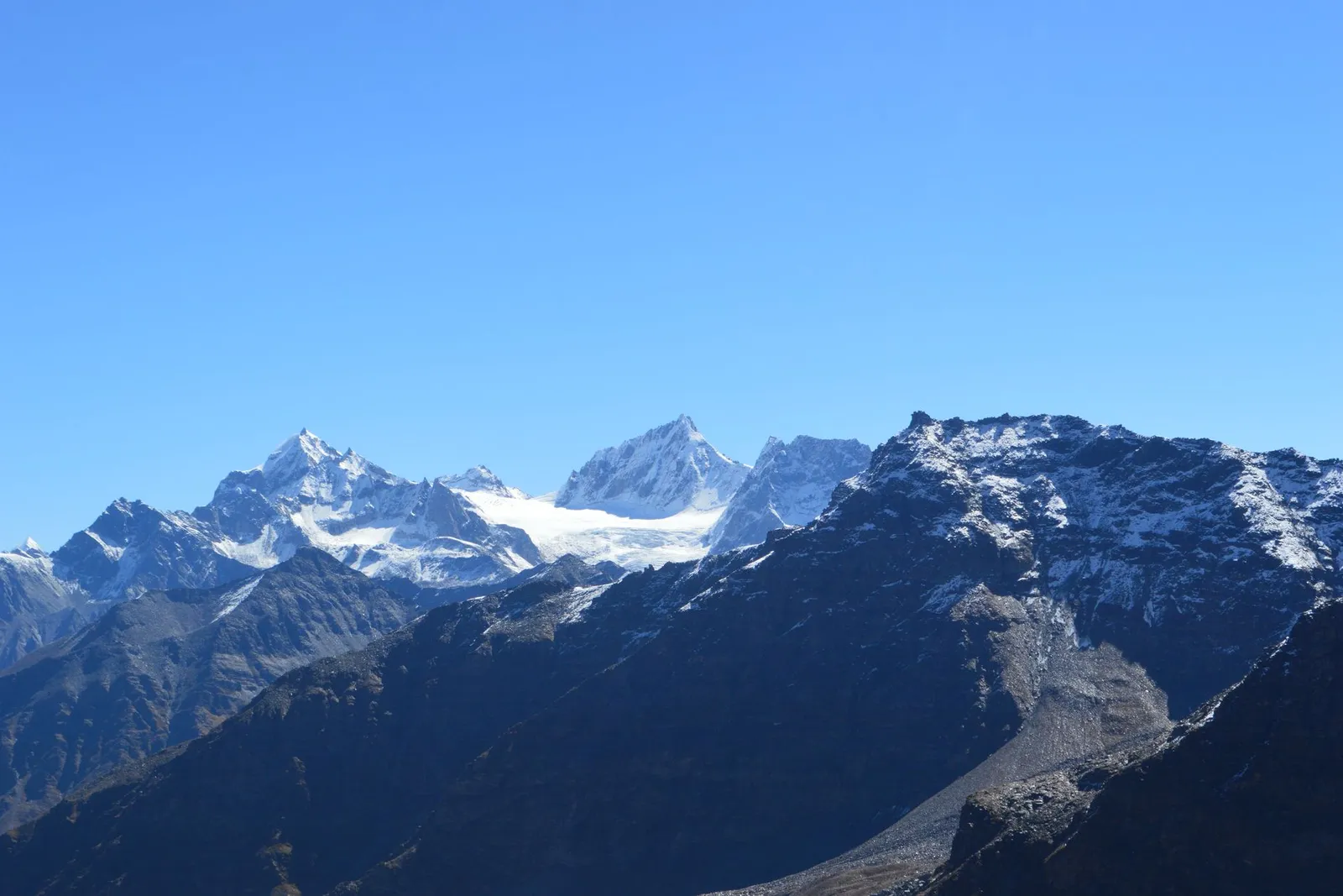 Glacier lake peaks