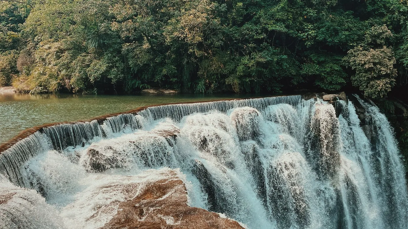 The turquoise pool